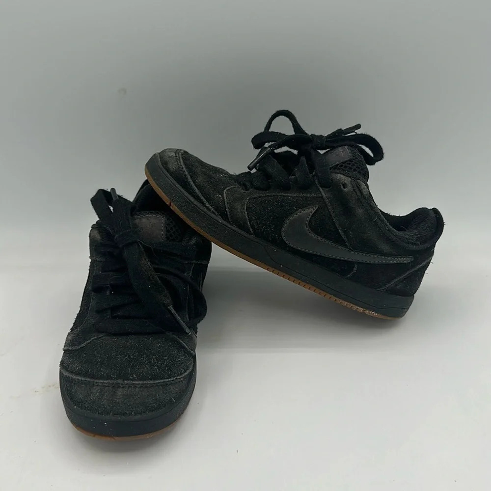 kids black suede & leather Nike Paul Rodriguez shoes size 11C
